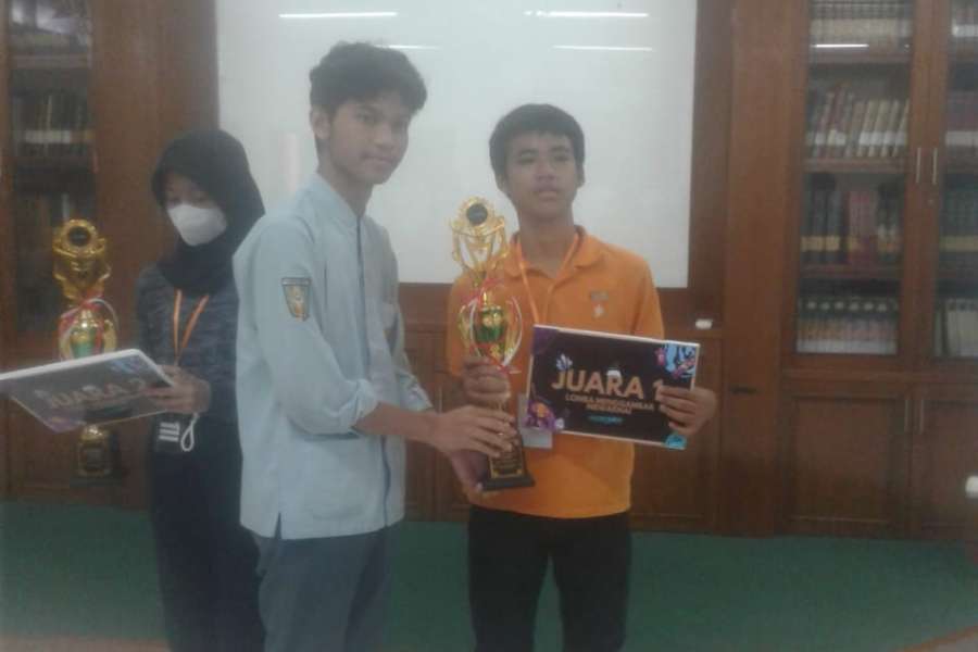 Juara 1 Lomba Lukis Tingkat SMP se-DIY – Jateng